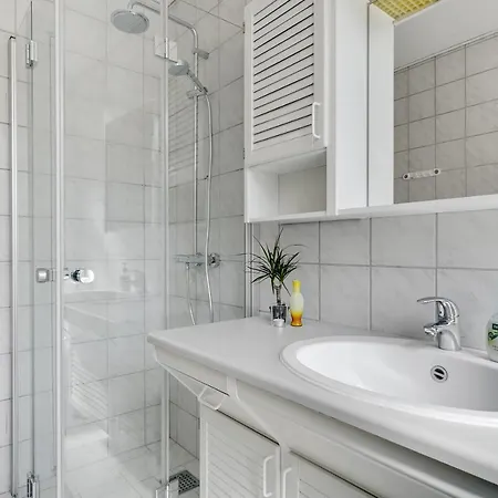 With A View - 2 Apartament *